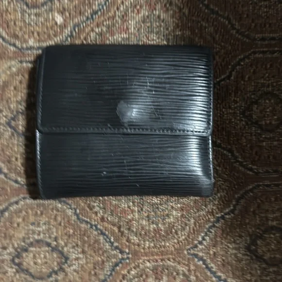 Men’s louis vuttion black epi wallet like new condition. - Picture 12 of 12